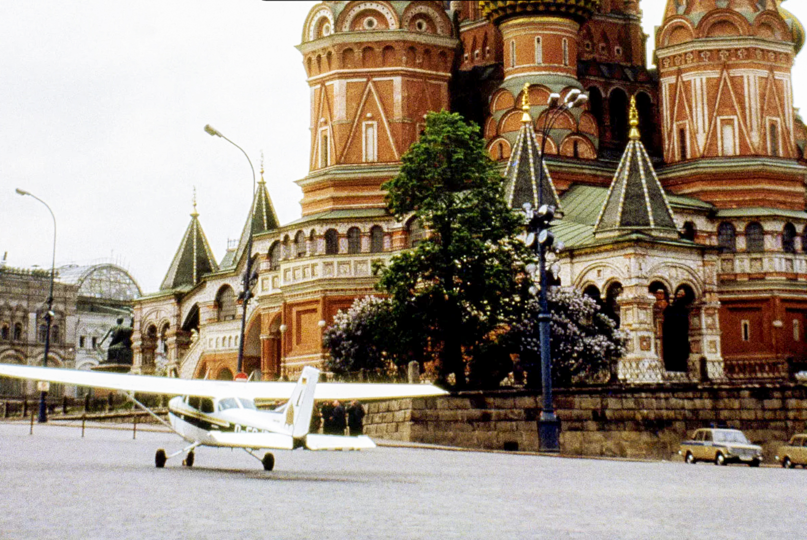28  1987 ,   ,          Cessna-172 Skyhawk.     -  
