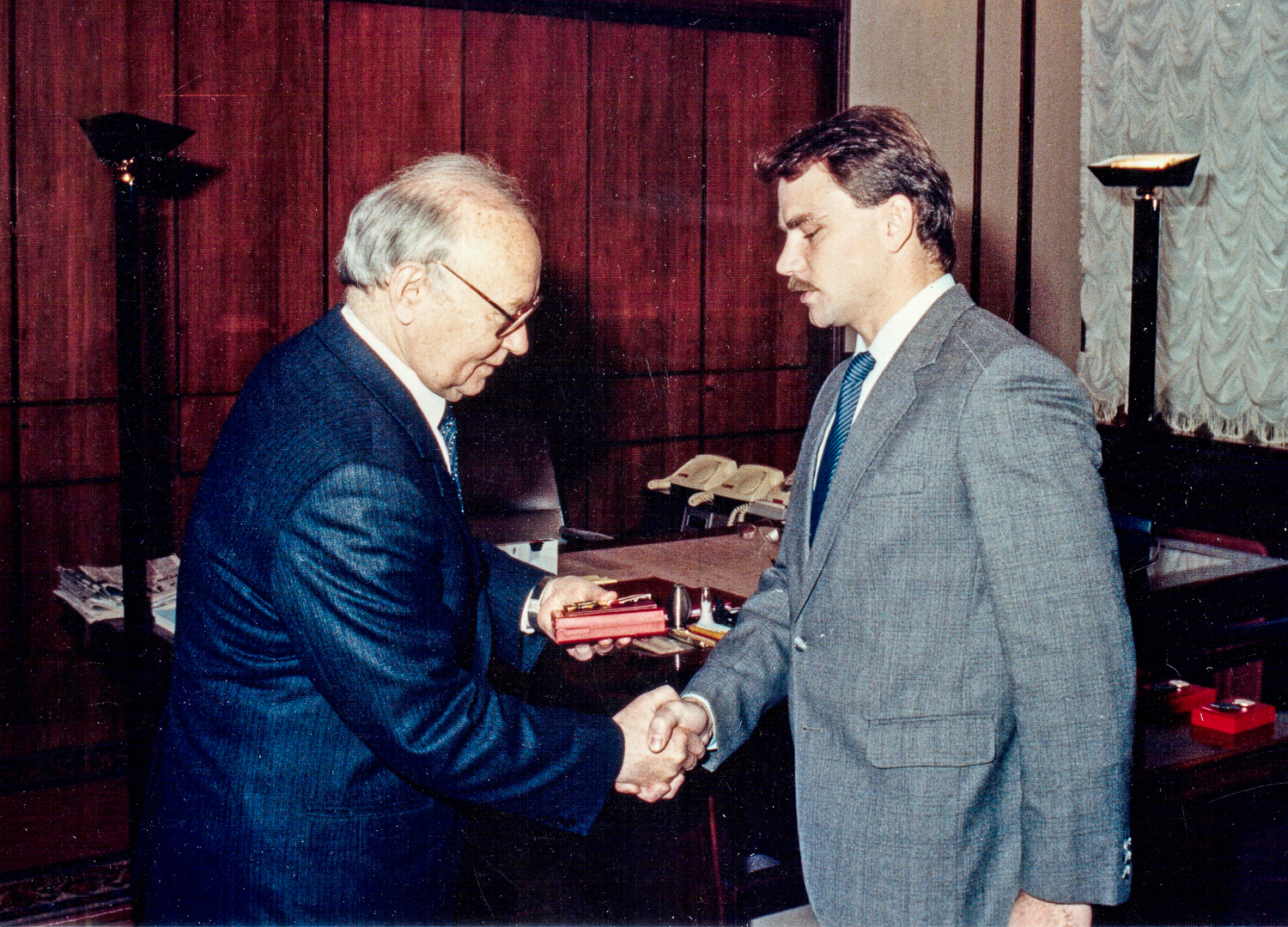             . 1990 