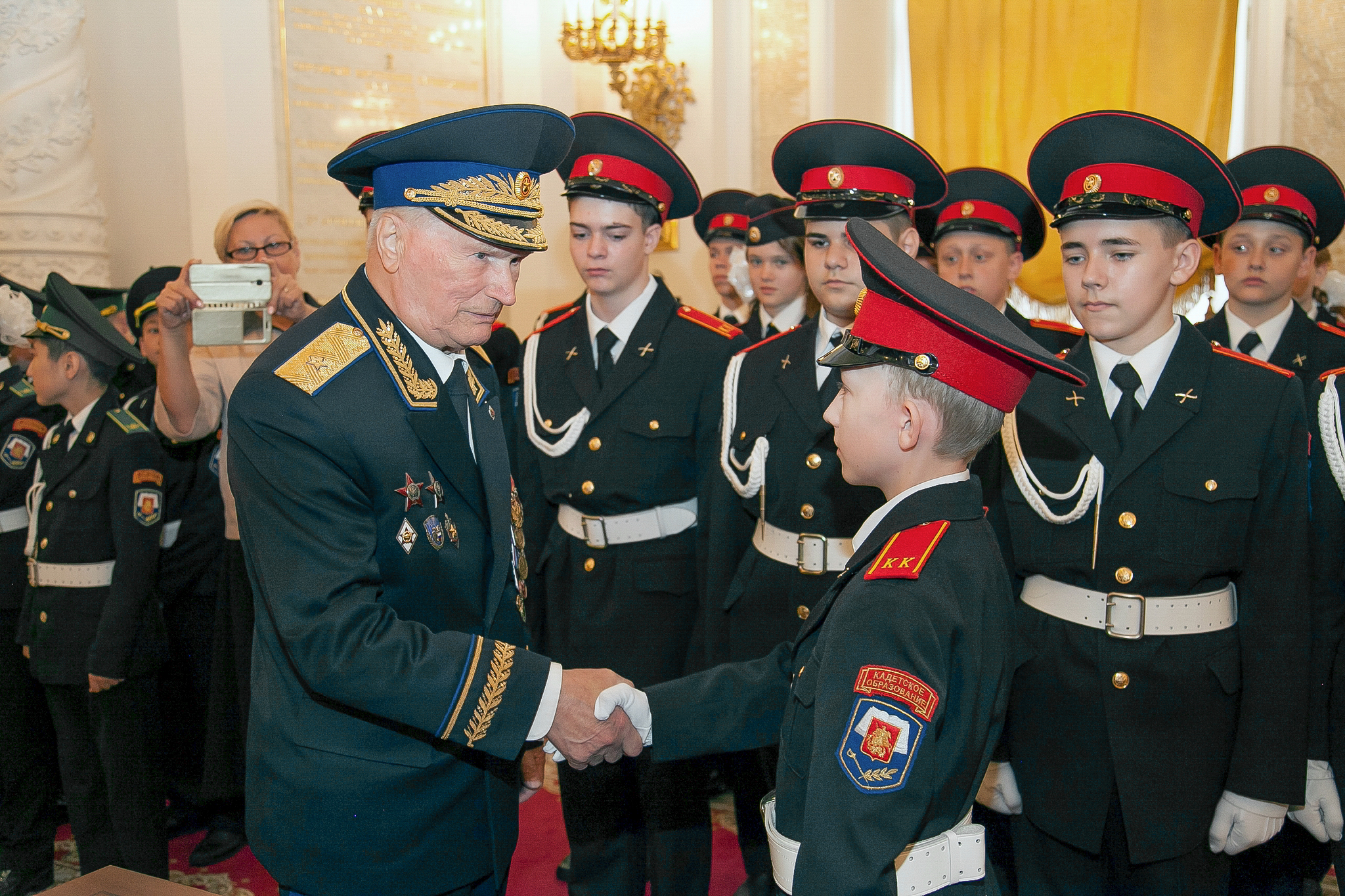 Легендарный командир «Альфы»Геннадий Зайцев в начинал военную службу в Кремлёвском полку