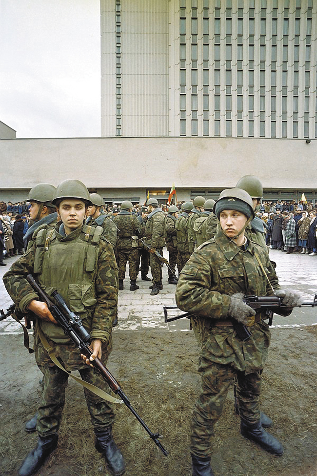 Молодым советским солдатам пришлось выдержать многочисленные провокации литовских националистов