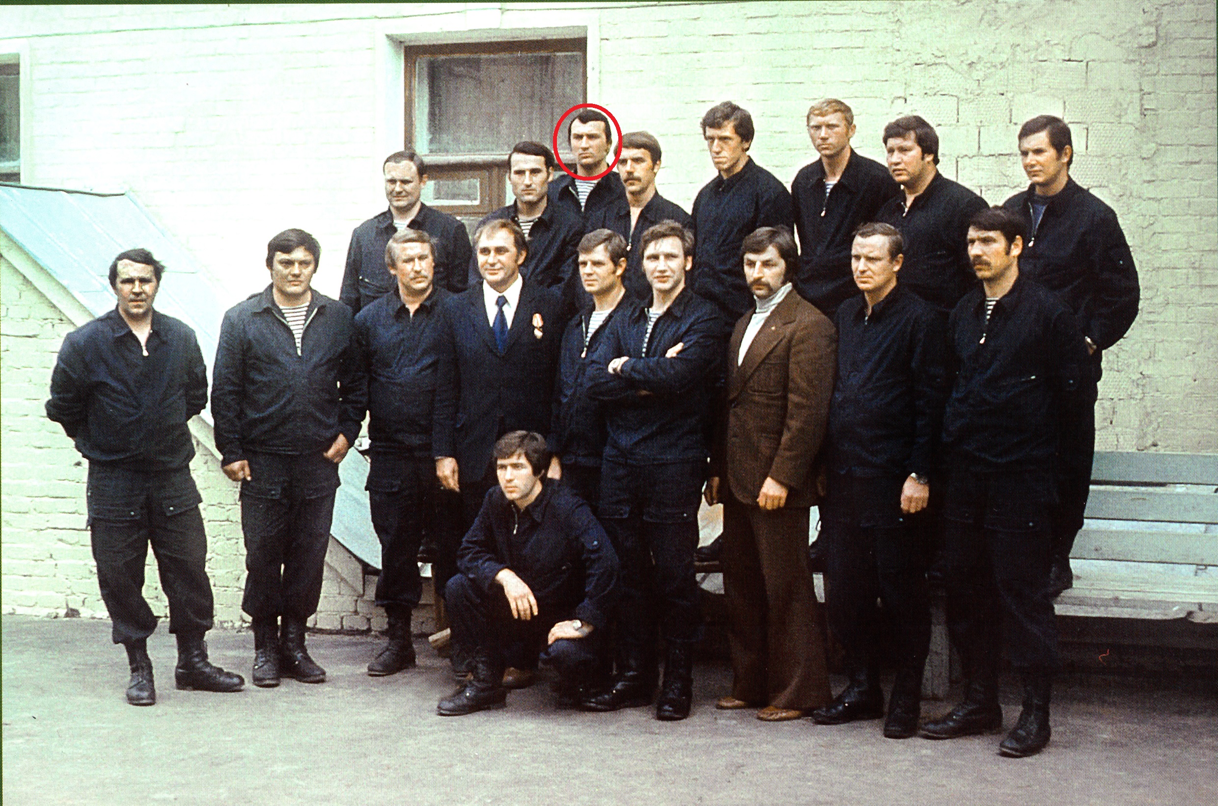 Александр Мирошниченко среди сотрудников Группы «А» КГБ СССР – участников кабульских операций «Шторм-333» и «Байкал-79». Фото 1980 года
