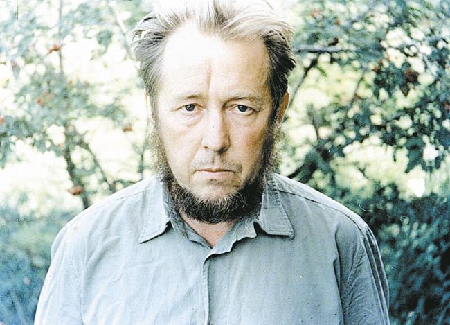 Поводом для высылки Солженицына из страны явился выход за границей его книги «Архипелаг ГУЛАГ»