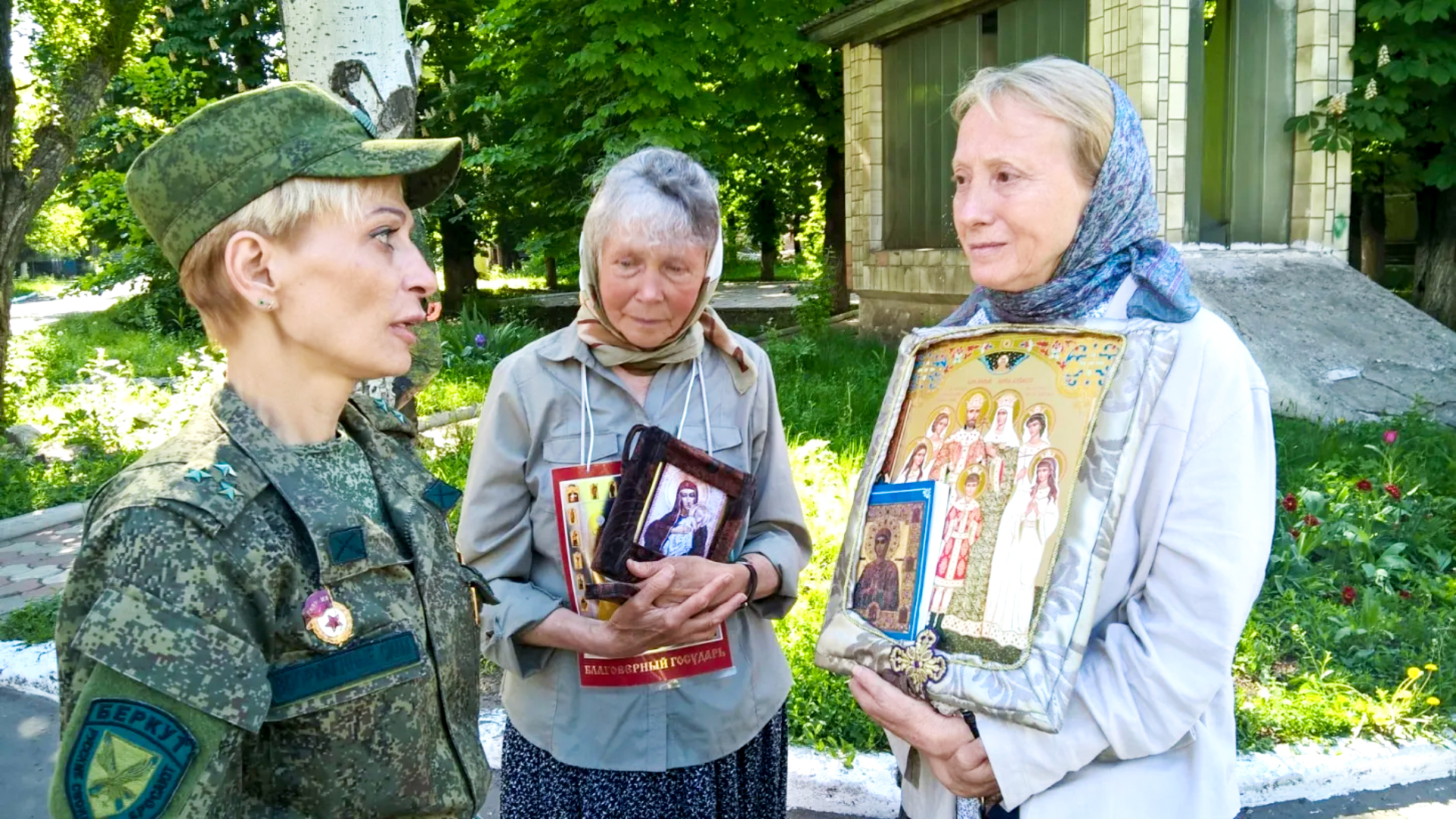 Во время молитвенного шествия за «Славянский Мир», посвящённого памяти погибших воинов Донбасса. Москва — Новороссия. Осень 2019 года