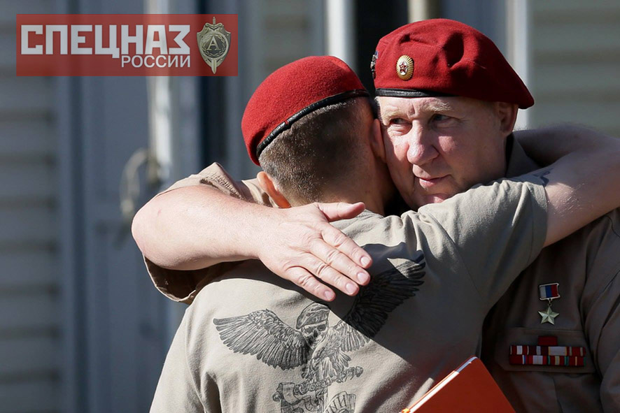 С главным в жизни наставником — Героем России Сергеем Лысюком. Учебный центр «Витязь». 2017 год