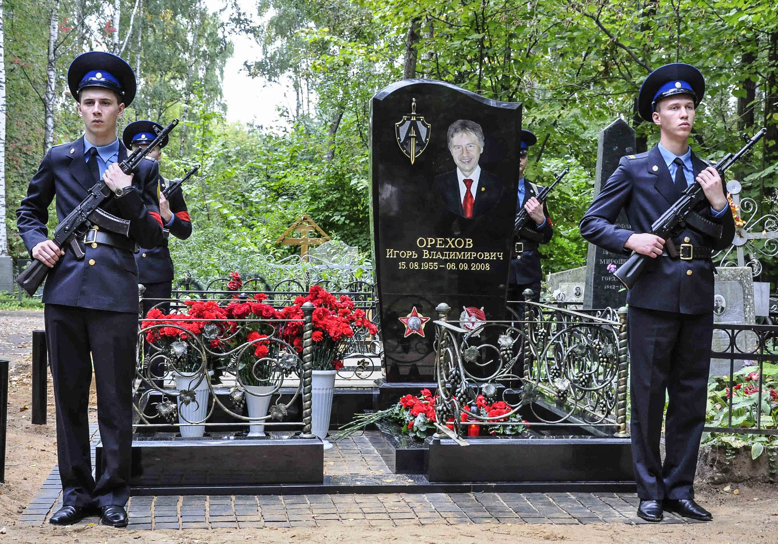 Болезнь дала о себе знать в день 30‑летия Группы «А». На протяжении последующих четырёх с половиной лет Орехов с исключительным мужеством боролся со смертельным недугом