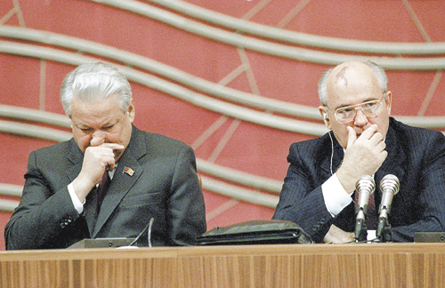 Борис Ельцин и Михаил Горбачёв. Два антипода, ненавидевших друг друга, но действовавших в одном направлении