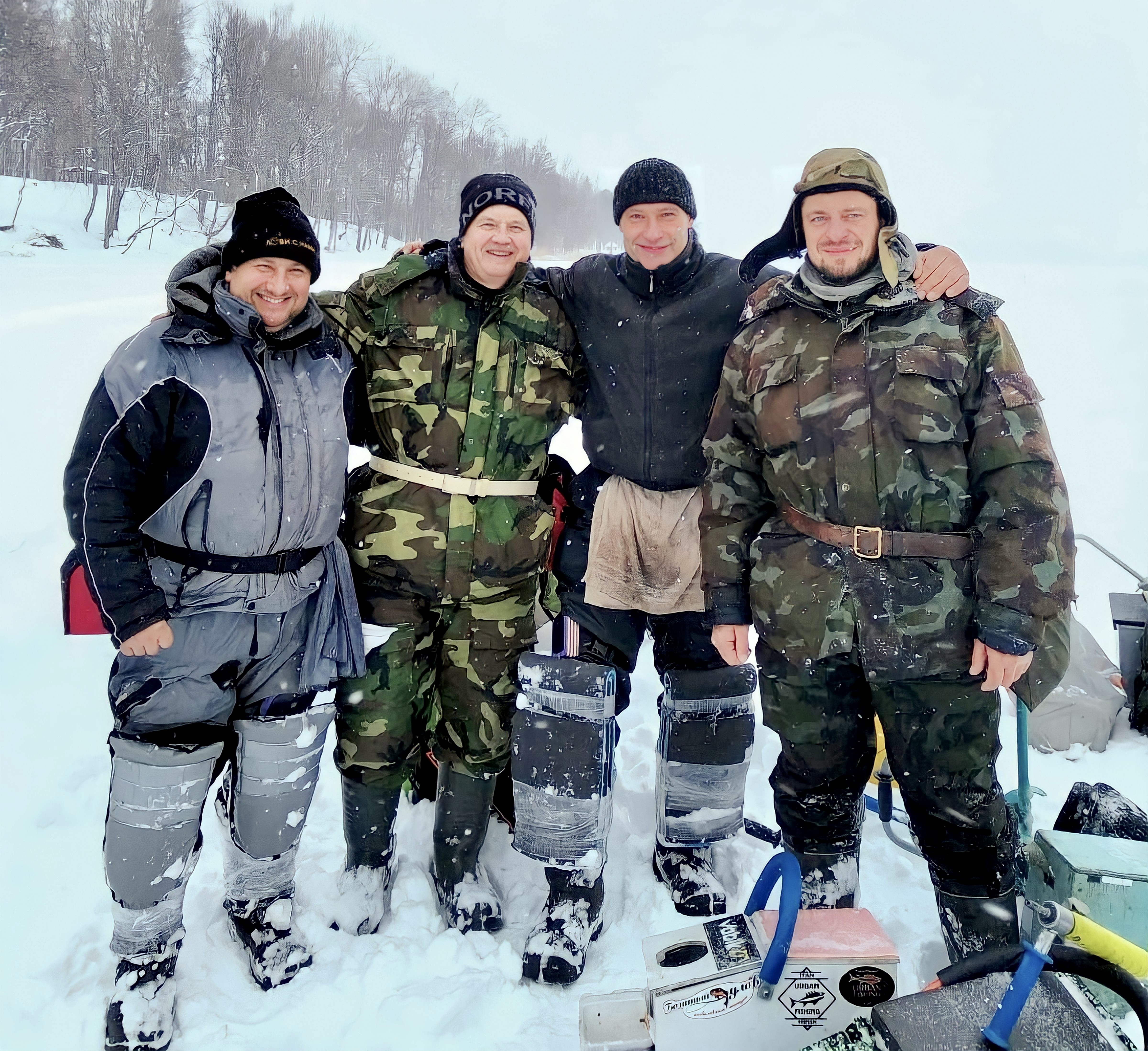 На льду встретились команды ветеранов «Вымпела», ветеранов «Альфы» — Российской Федерации, Республики Беларусь и Республики Кыргызстан