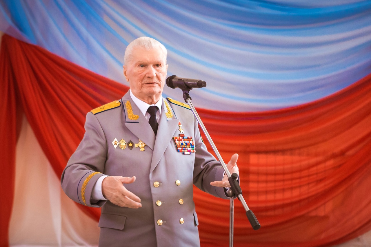 Герой Советского Союза генерал Зайцев Геннадий Николаевич — выпускник Ляминской школы 1948 года